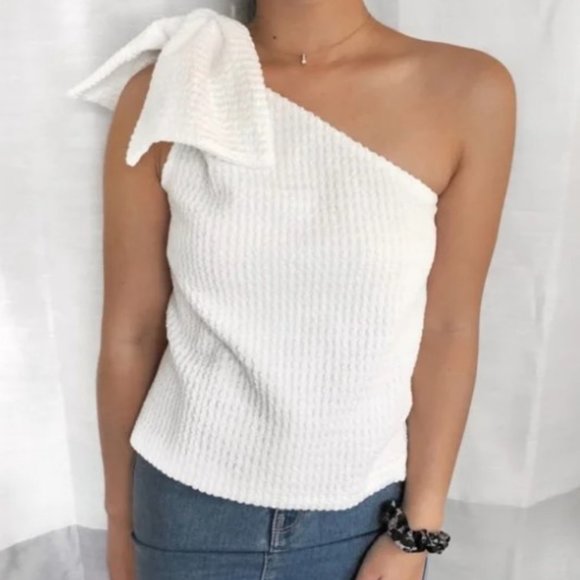 Club Monaco bow tie top - Picture 2 of 5